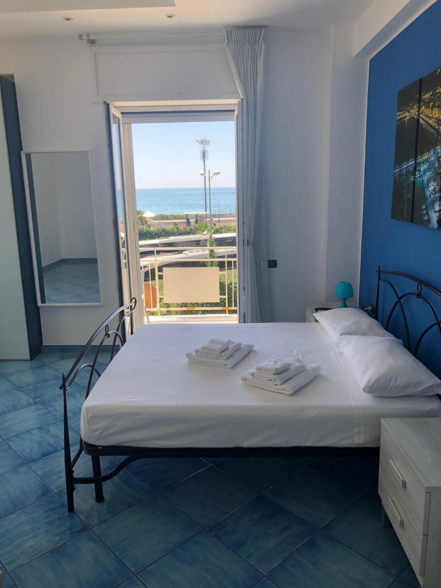 Blue Sea Salerno Hotel Exterior foto